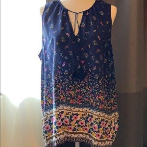 🌼🌸 Old Navy Multi Color Floral Navy Tank
